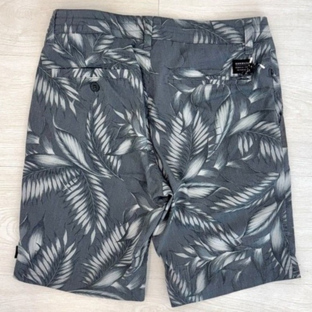 Quiksilver Amphibian‎ Shorts Men 29 Gray Leaf Print Board Shorts Skater Surfer